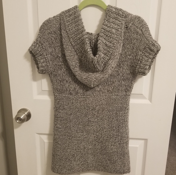 Hooded Sweater Vest - Picture 2 of 4